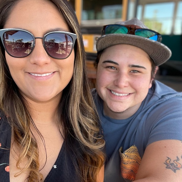 Meet your Posher, Alex - Picture 5 of 10